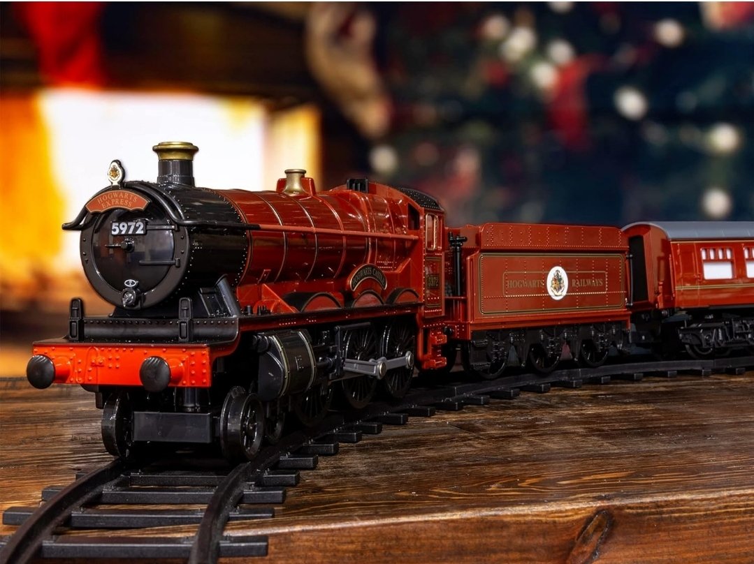 Hogwarts Express Train w/Remote Control - Image 3